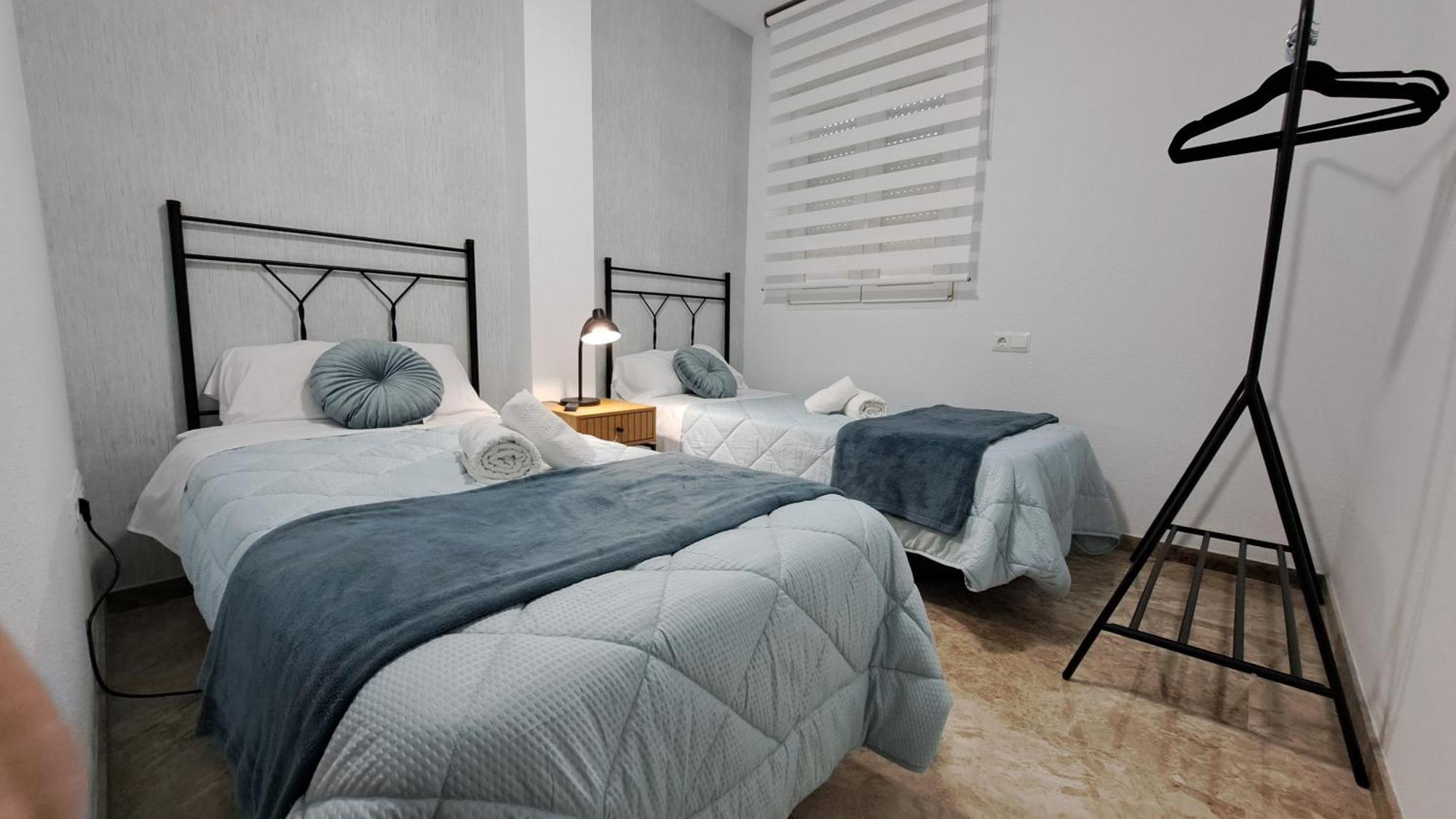 Apartamentos Maria Cristina Con Parking Gratis Córdova Quarto foto